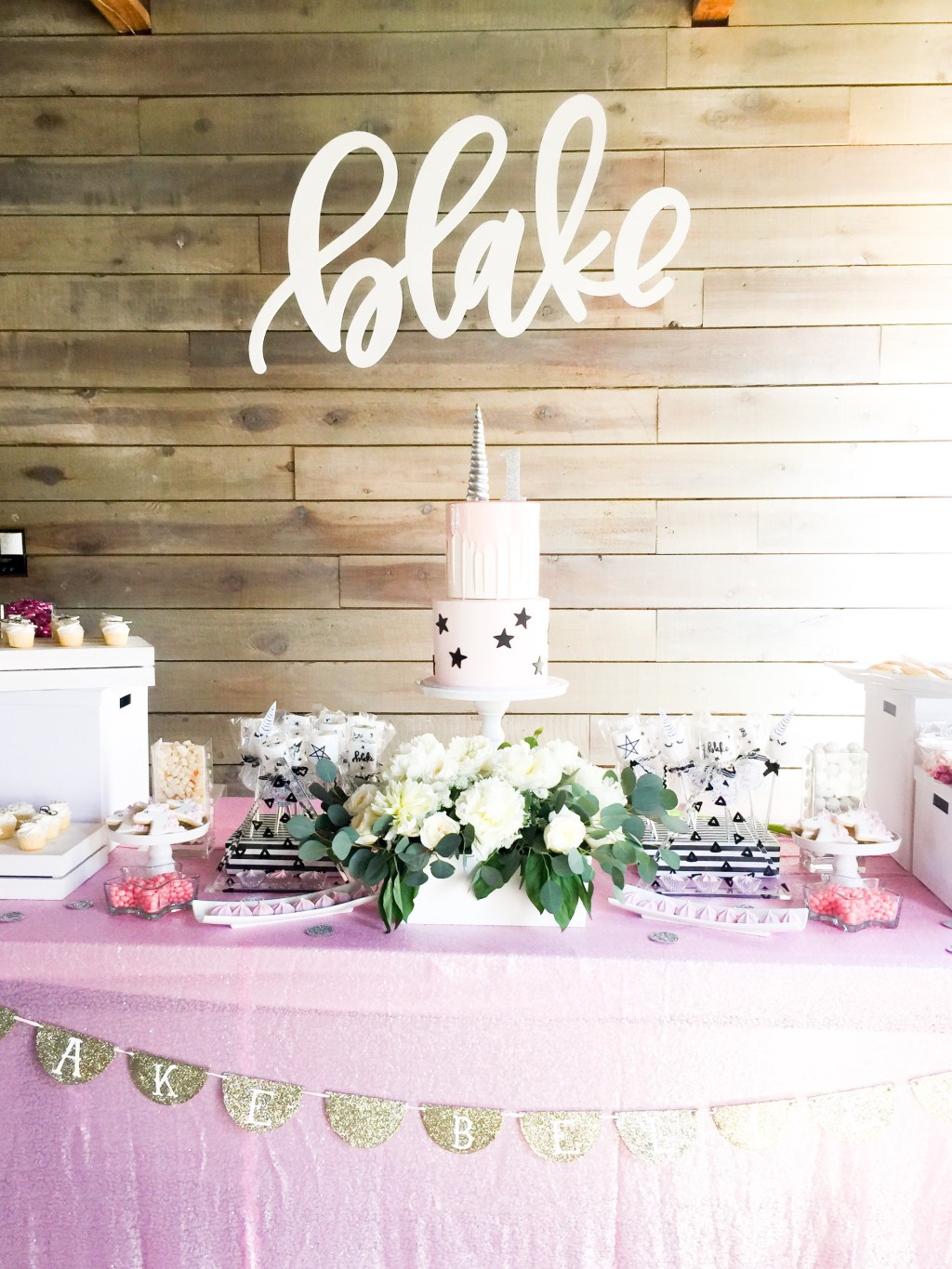 Black and white unicorn Korean 1st&nbsp;birthday!